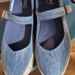 BRAND NEW "TOMS" Mary Jane Shoes.  8.5 M